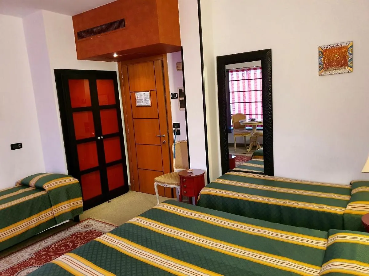 *** Guest house Hotel Feel Inn Venice Airport Italy